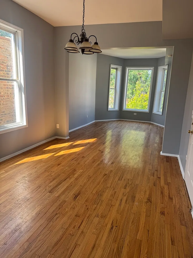 4 bed, 1400 sqft, $1,800 — Photo 3