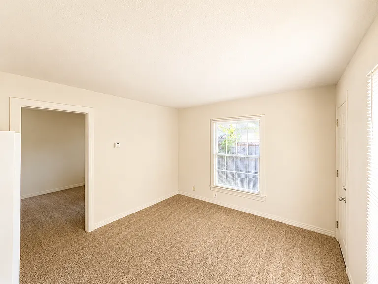 300 Delmar Ct #15 — Photo 3
