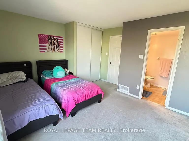 390 Crownridge Dr — Photo 18