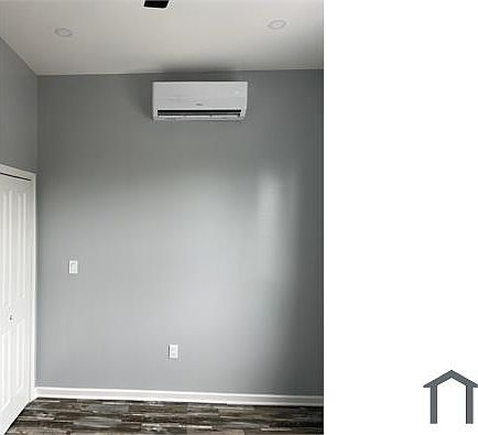 5th image of 3848 N Park Ave #2
