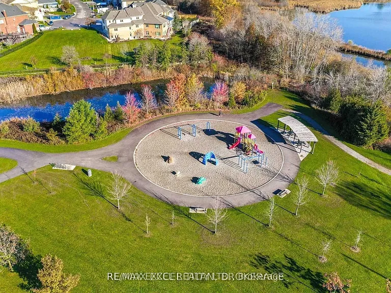 10 Pondmede Cres — Photo 26
