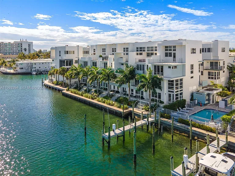41 N Shore Dr — Photo 35