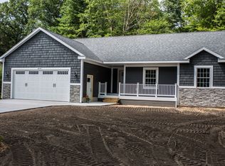 2678 Hittle Creek Dr, Fruitport, MI 49415