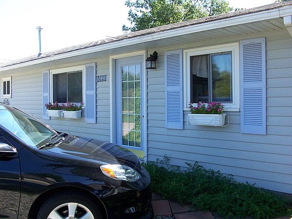 cute cottage curb appeal