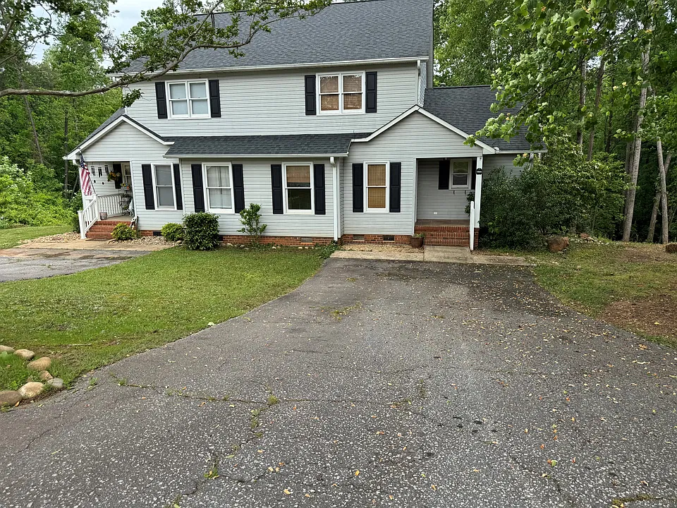 106 Bentwood Ln #A