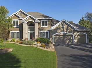 460 Upland Ln N, Plymouth, MN 55447