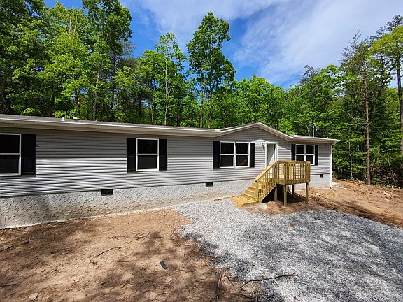 3rd image of 321 Lakeside Dr
