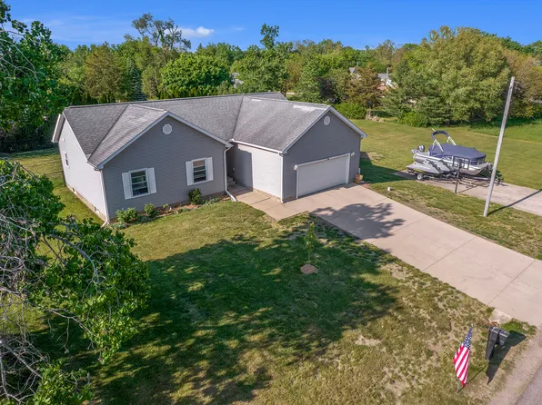 120 Diversy Dr, Brooklyn, MI 49230