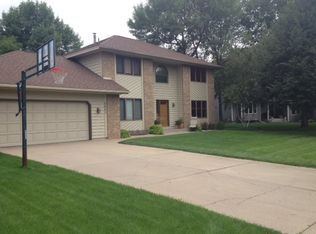 2501 Onyx Dr, Shakopee, MN 55379