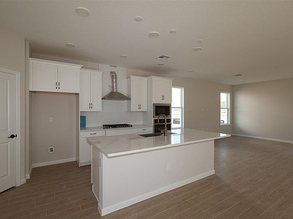 4th image of 5336 Center Lake Ranch Blvd