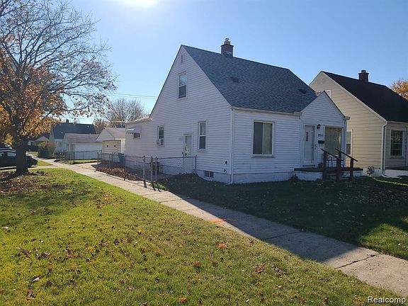 2nd image of 25001 Dartmouth St
