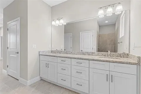 4 bed, 1660 sqft, $2,500 — Photo 3