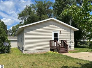 1208 Cummer St, Cadillac, MI 49601