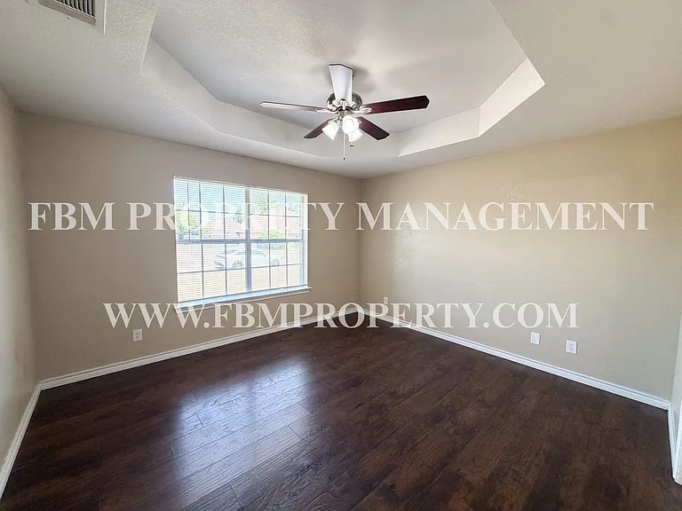 2702 Boyd St — Photo 11