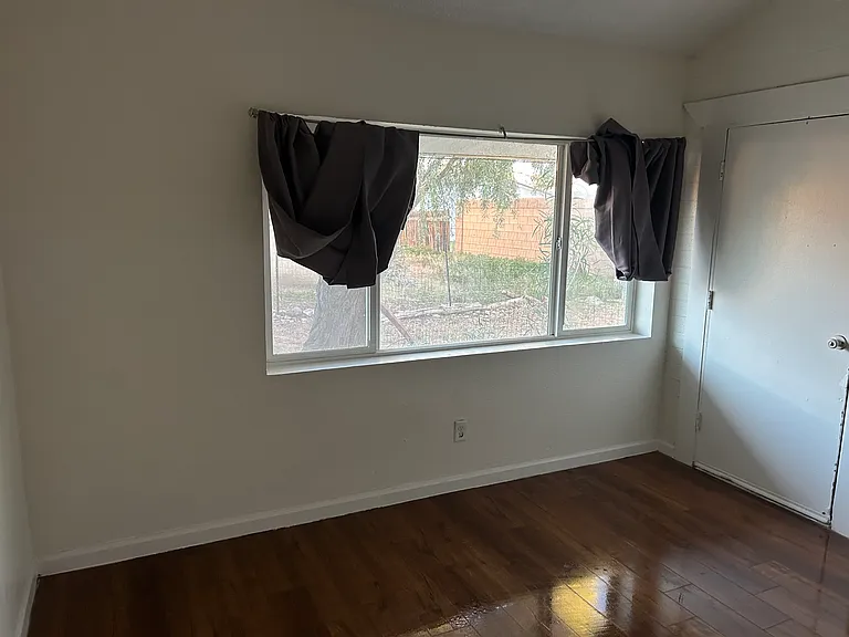 380 Riverfront Dr #B — Photo 14