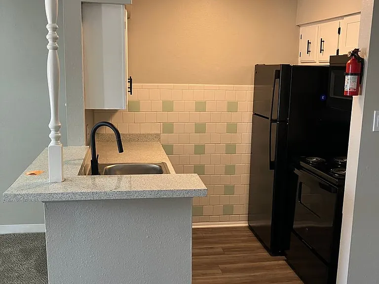 Higdon Ferry Apartments — Photo 37