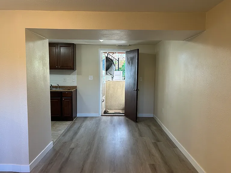 83 E Celeste Dr — Photo 5
