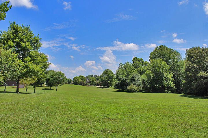 2nd image of 35 N Valley Dr