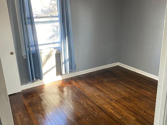5th image of 236 Beebe Ave