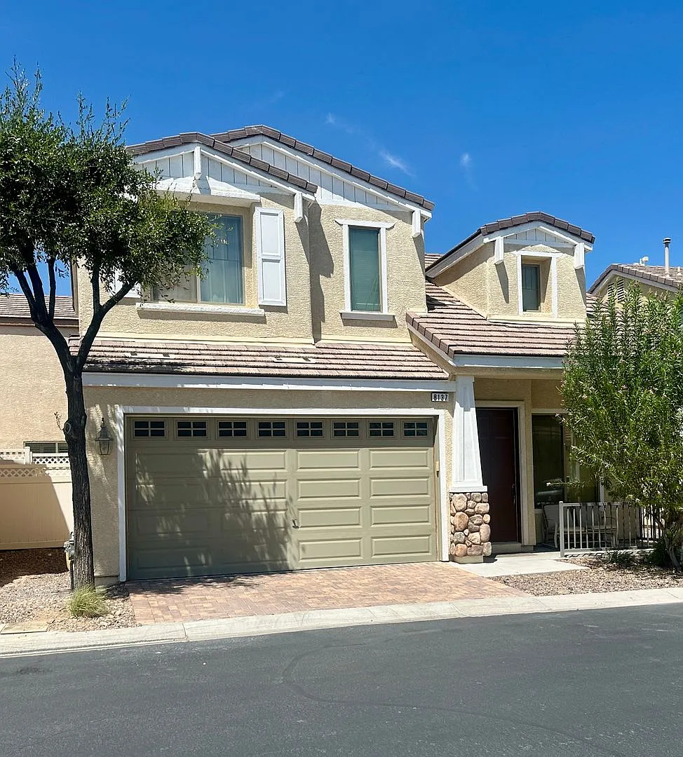 Lamplight Cottages At Buffalo & Windmill — Photo 2