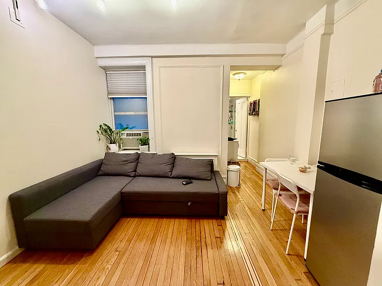 140 W 71st St #2G — Photo 1