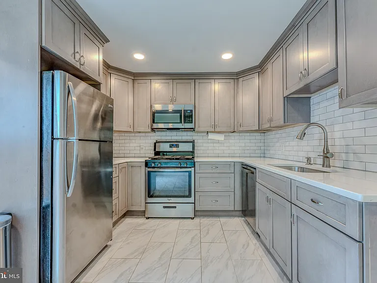 365 Prince St — Photo 14