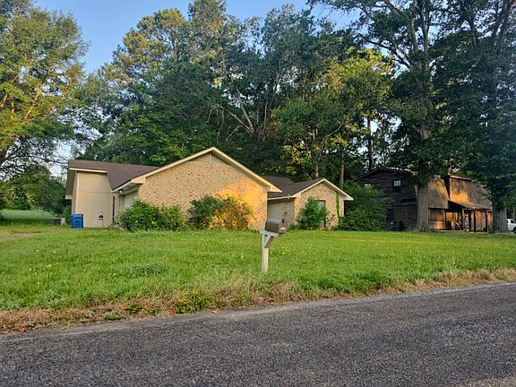 3rd image of 917 Robin Ln