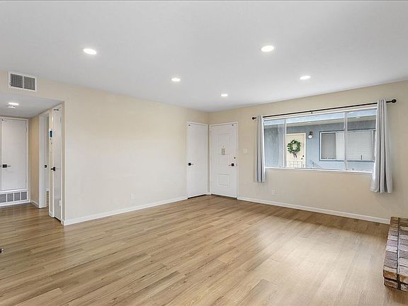 4th image of 3225 Briggs Ave #F