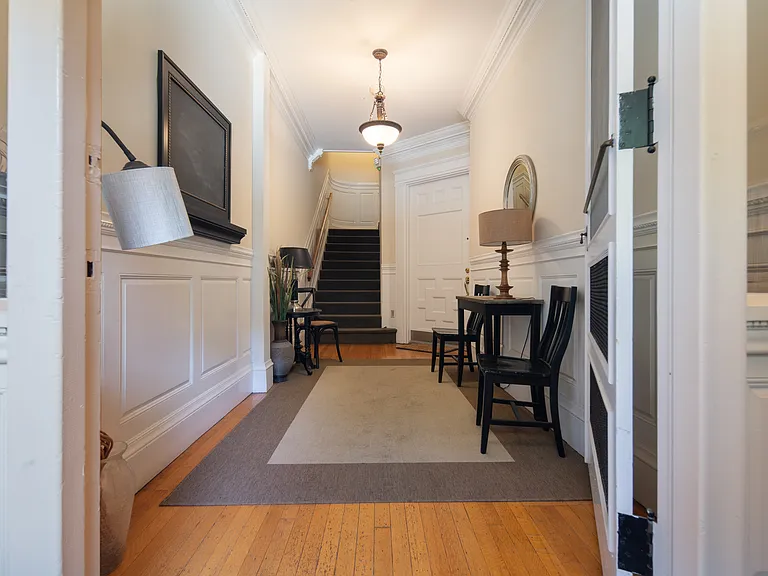 7 Bay State Rd #2C — Photo 3