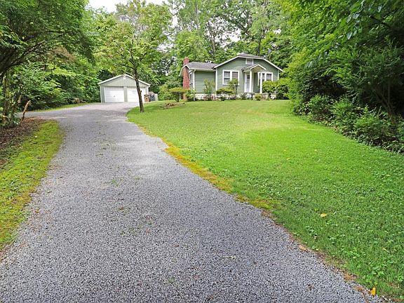 3rd image of 107 College Park Ln