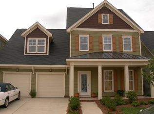 208 Frontgate Dr, Cary, NC 27519