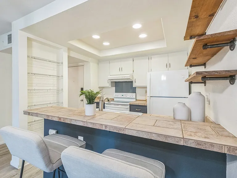 10699 San Diego Mission Rd #205 — Photo 9
