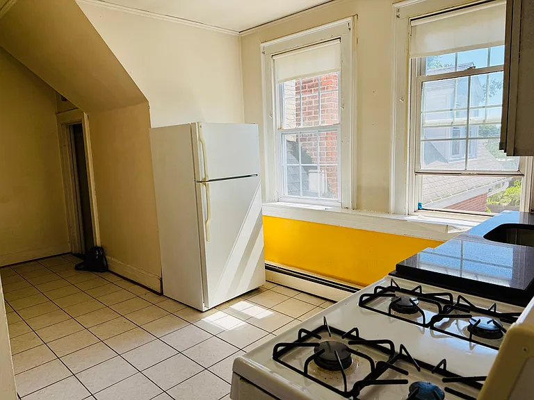 469 Whitney Ave #8 — Photo 15