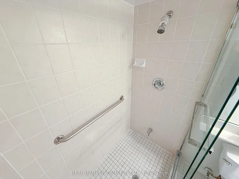 70 Town Centre Ct #511 — Photo 12