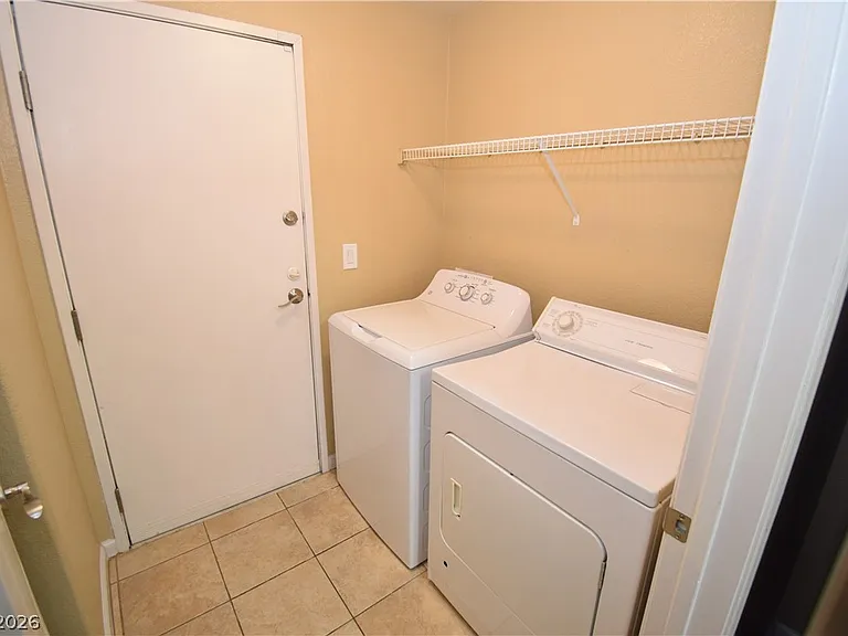 1613 Queen Victoria St #103 — Photo 12