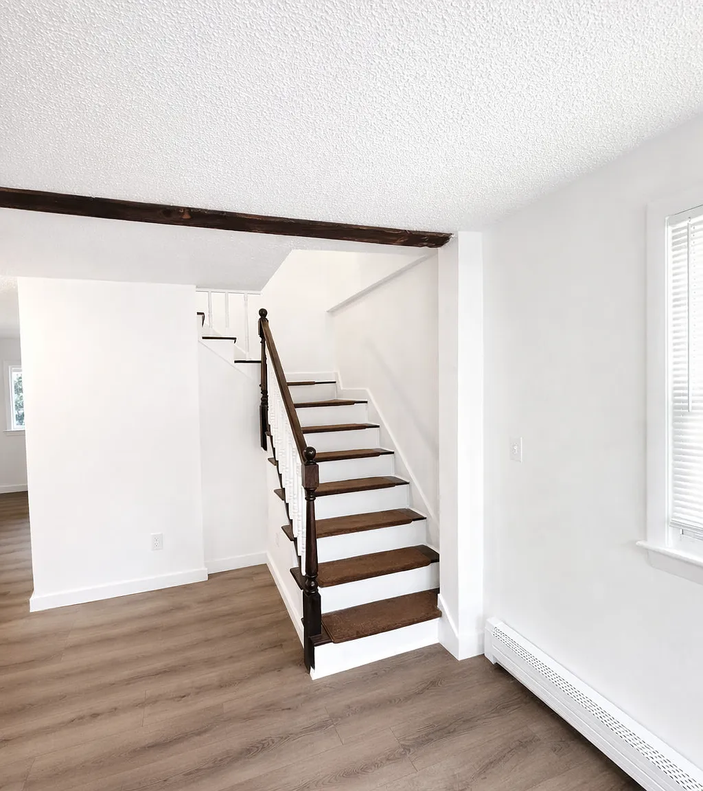 3 bed, 1963 sqft, $3,200 — Photo 2