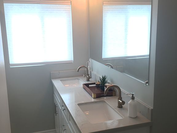 3rd image of 2604 W 225th St
