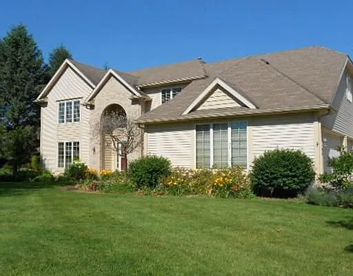 15195 Roscommon Ln photo 1