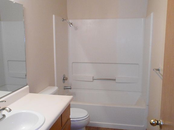 5th image of 2909 West St #4