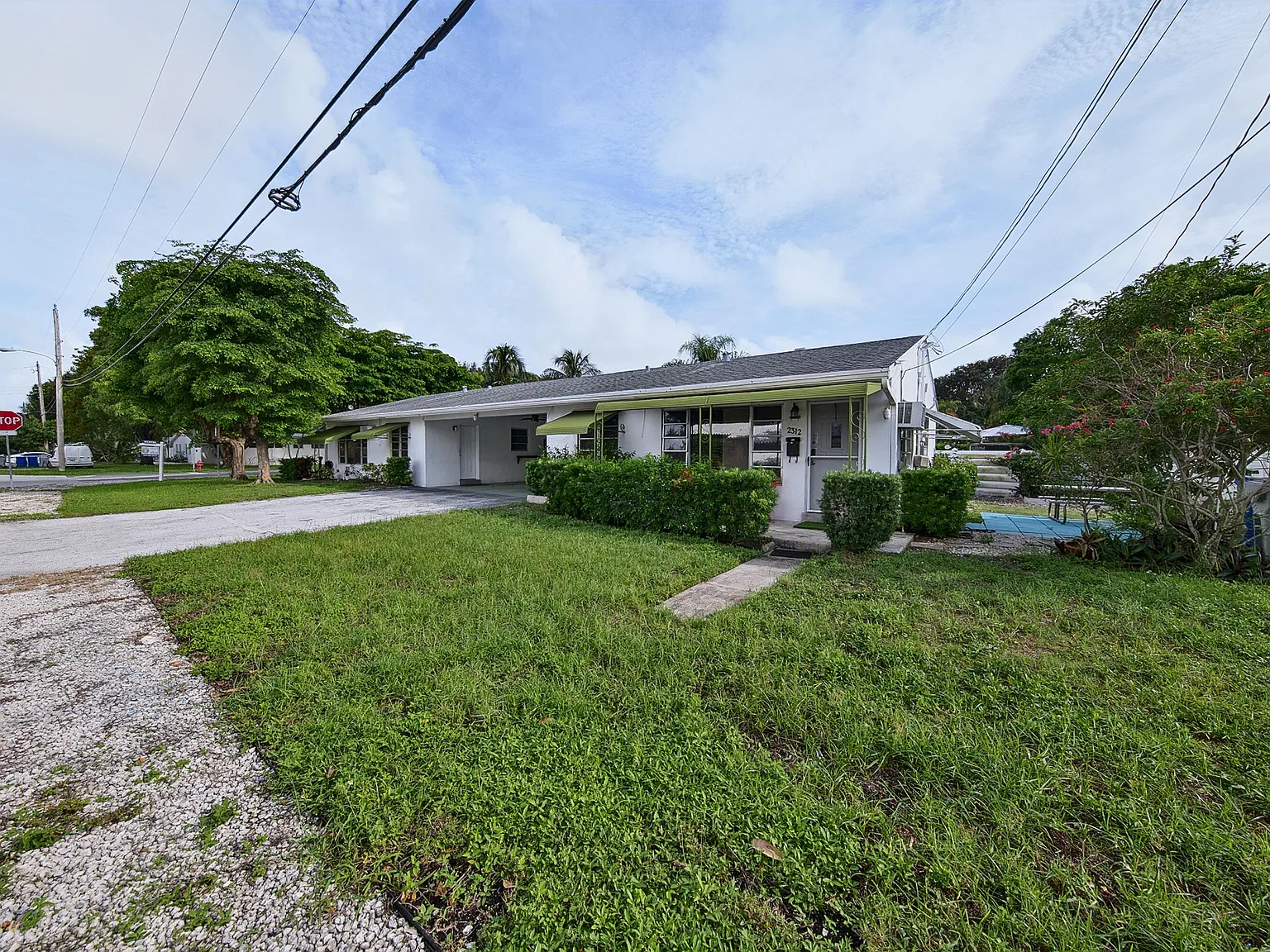 2 bed, 2.0 bath, 805 sqft, $2,900 — Photo 2