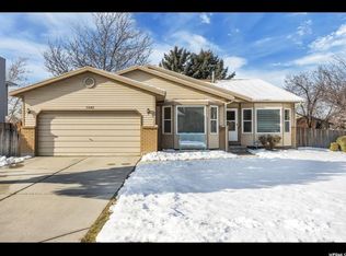 11242 S Sandy Ridge Dr, Sandy, UT 84094