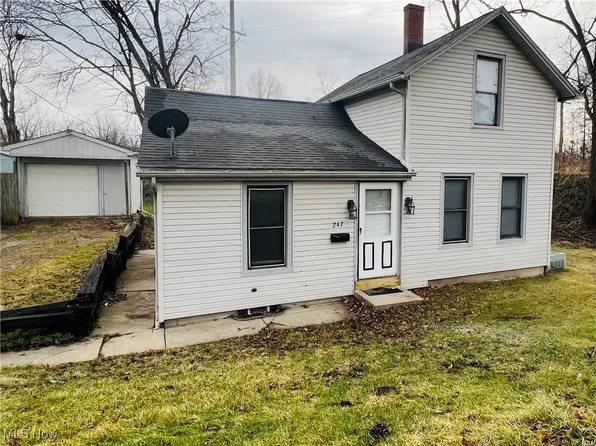 247 Hazen Ave, Ravenna, OH 44266