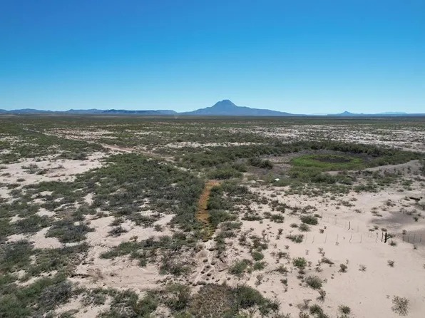 25 Six Butcherknife Rd, Alpine, TX 79830