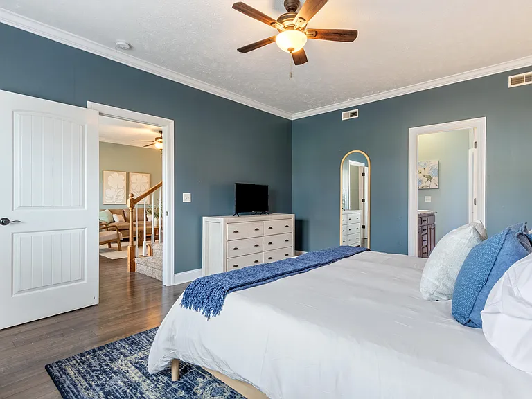 584 Laurel Ln — Photo 6