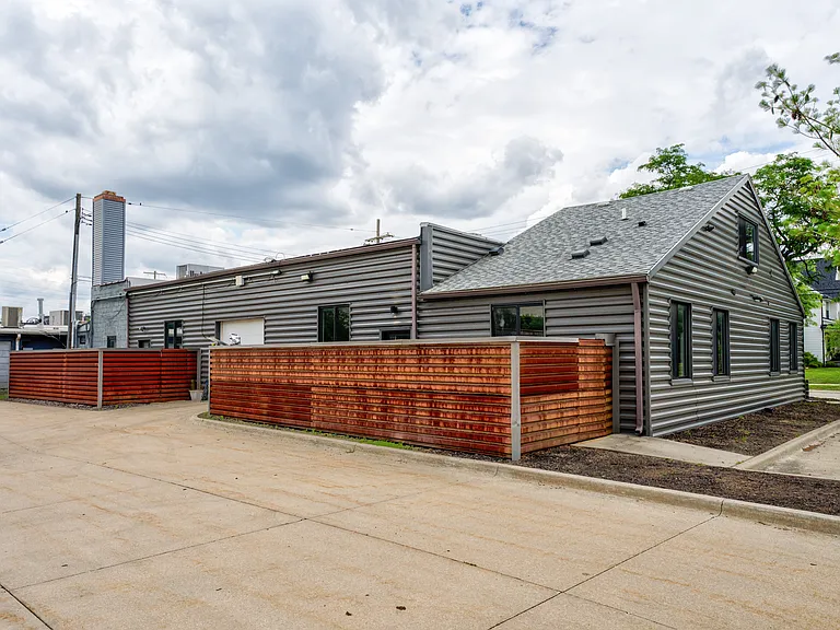 1300 Batavia Ave #2 — Photo 32