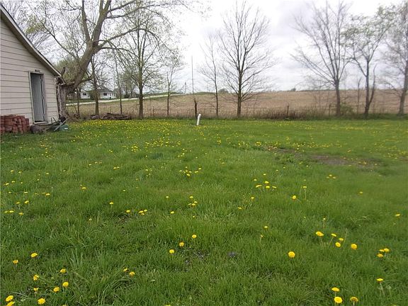 3rd image of 2886 W Us Highway 136