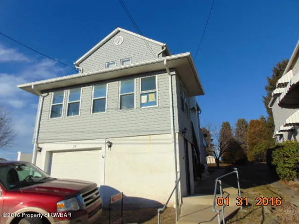 23 Wyoming St, Plains, PA 18705