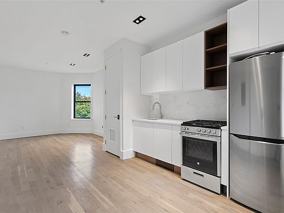 2nd image of 32 Magnolia Ave #12E