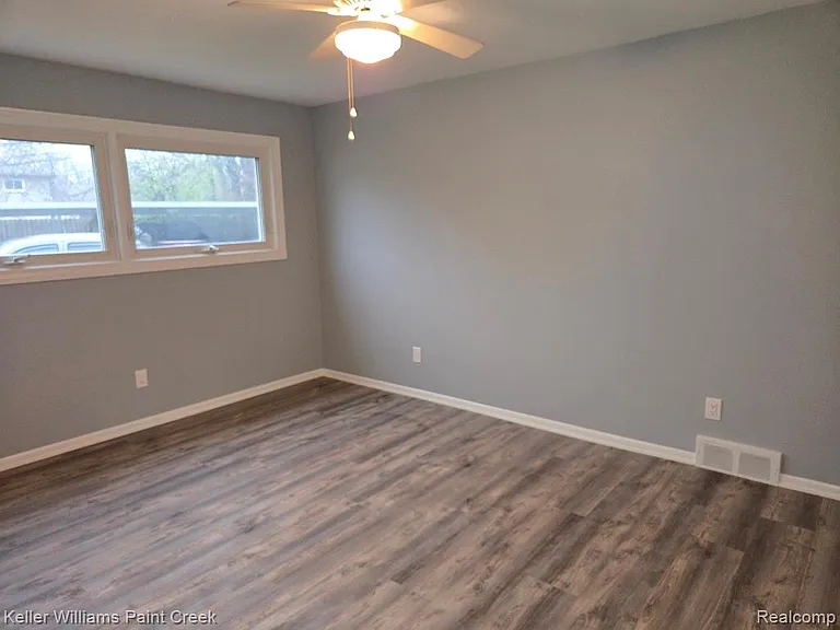 3105 Linwood Ave — Photo 17