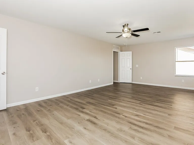 8461 E Lindner Ave — Photo 11